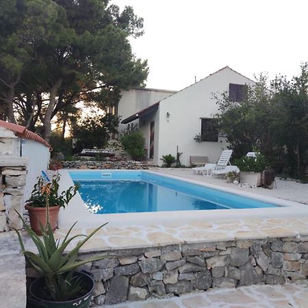 Vacation House Milka Milna  Esterno foto