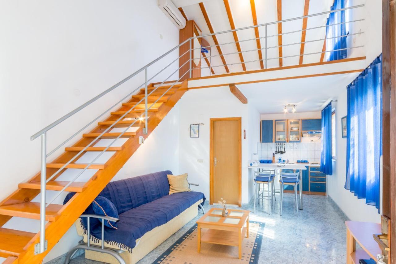 Vacation House Milka Milna  Esterno foto