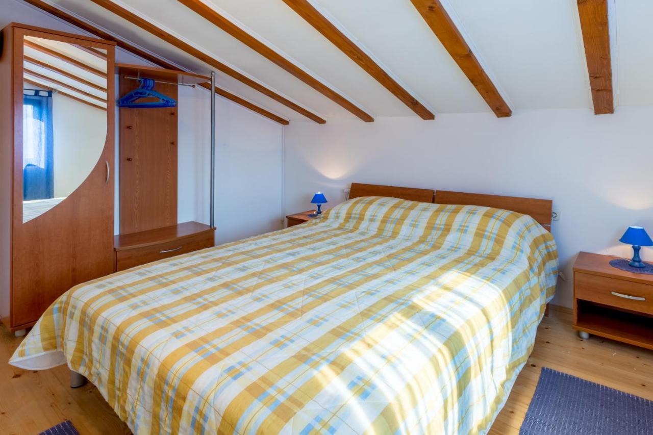 Vacation House Milka Milna  Esterno foto