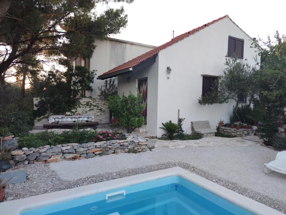 Vacation House Milka Milna  Esterno foto