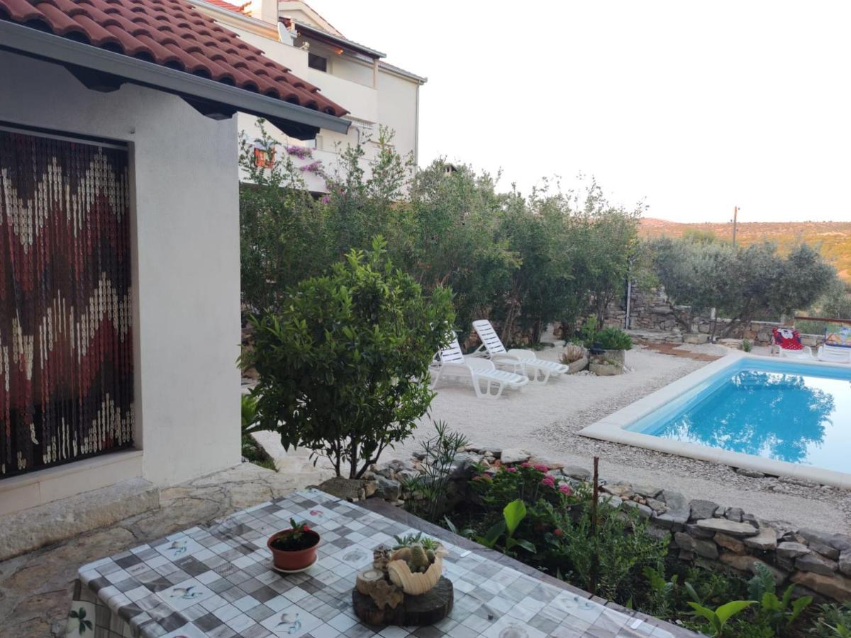 Vacation House Milka Milna  Esterno foto